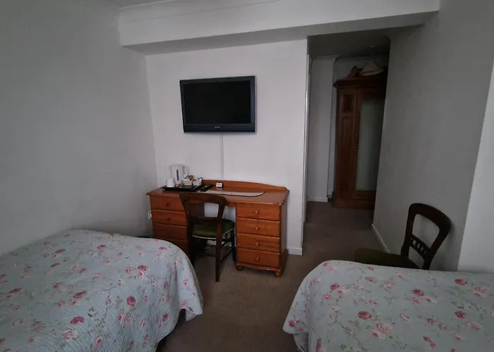 Avon Manor Guest House